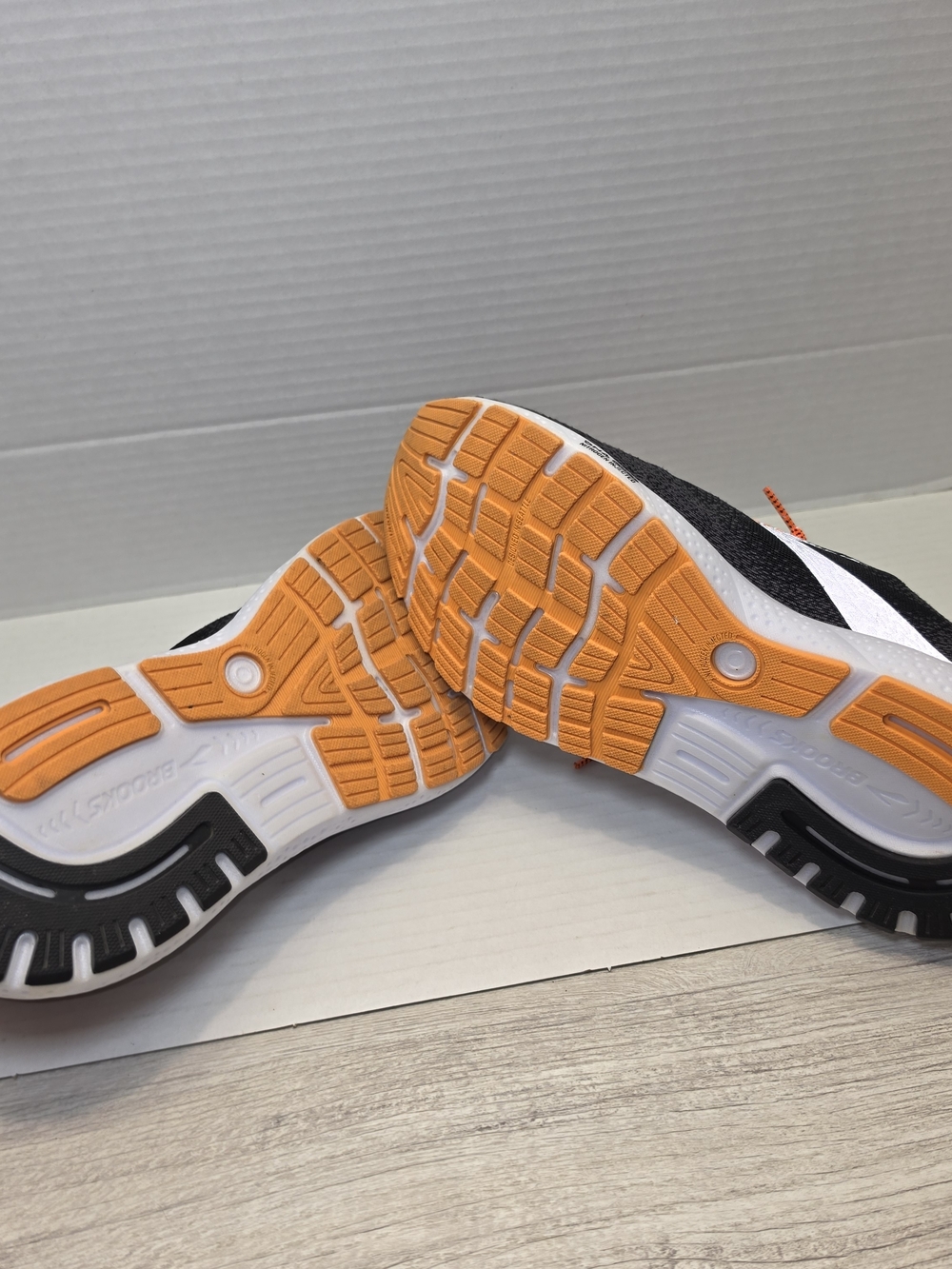 Brooks Ghost 16 Running Athletic Shoe Women's Orange And Black Size 9.5 - Picture 8 of 8